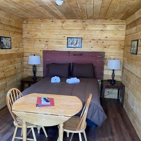 Canal Cabins Paw Paw エクステリア 写真