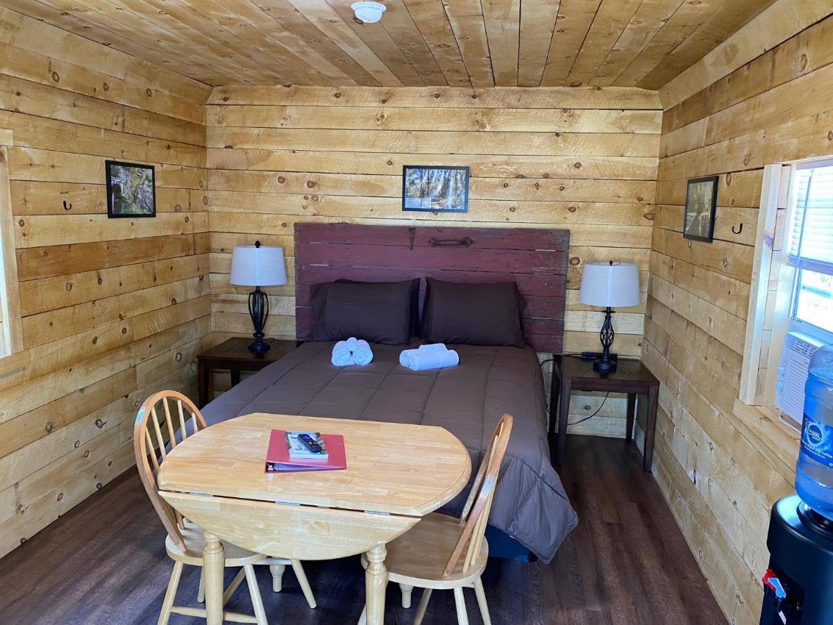 Canal Cabins Paw Paw エクステリア 写真