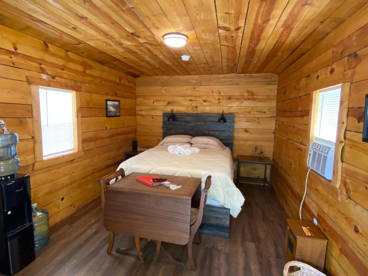 Canal Cabins Paw Paw エクステリア 写真