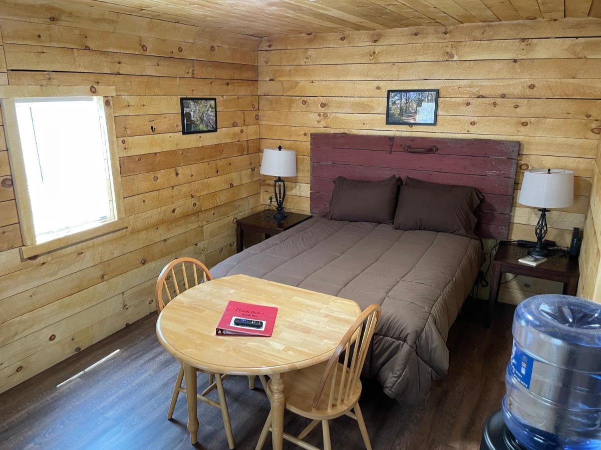 Canal Cabins Paw Paw エクステリア 写真