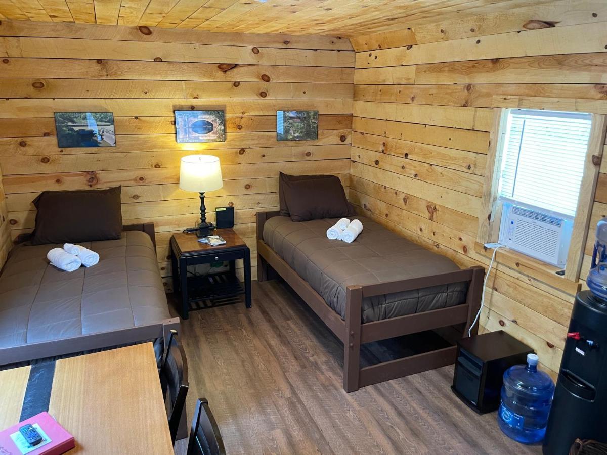 Canal Cabins Paw Paw エクステリア 写真